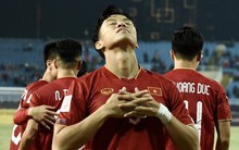 Quế Ngọc Hải gây sốt với kiểu ăn mừng ‘đi ngủ’ của Ronaldo