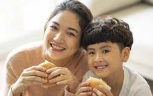 Con trai đột nhiên hỏi: "Nuôi con có ích lợi gì?" - Mẹ trả lời 1 câu xứng đáng được đưa vào sách giáo khoa!