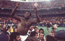 Cuộc đời phi thường của Pele qua ảnh: Từ cậu nhóc 17 tuổi chinh phục thế giới đến biểu tượng bất tử