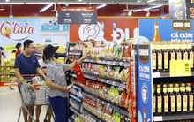 Siêu thị bán gà luộc, xôi gấc, canh khổ qua… phục vụ Tết