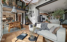 Ngôi nhà có gác lửng được thiết kế ấn tượng khiến người xem mới nhìn đã phải mê mệt từng góc cạnh