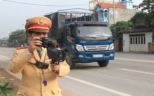 Lỗi chạy quá tốc độ đối với ô tô, xe máy năm 2022 bị phạt bao nhiêu?