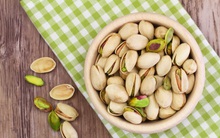 Công dụng bất ngờ của loại hạt nhà nào cũng có dịp Tết: Chống ung thư, tốt cho tim, não bộ