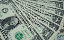 Căng thẳng địa chính trị leo thang, nhà đầu tư tạm lánh khỏi tài sản rủi ro