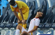 Tinh thần quả cảm của U23 Việt Nam: Đoàn Anh Việt chấn thương vẫn năn nỉ vào sân đá tiếp