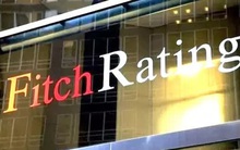 Fitch hạ xếp hạng của Ukraine, tín dụng trái phiếu Nga xuống mức “vô giá trị”