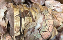 Đi ăn thấy miếng thịt ánh lên 7 sắc cầu vồng, nhiều người sợ hãi vứt bỏ nhưng sự thật lại khiến ngỡ ngàng