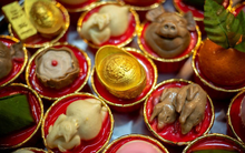 Từ đầu lợn đến thịt vịt, cửa hàng Thái Lan cung cấp các món ăn Tết Nguyên đán từ nguyên liệu không ai ngờ