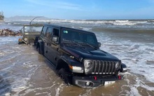 Lại tin quảng cáo, bộ đôi chủ xe Jeep mắc kẹt giữa biển: Có chiếc sẽ tiêu tốn hàng trăm triệu đồng để sửa chữa