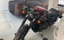 Không bán Aston Martin V8 Vantage, Minh Nhựa 'quay xe' bán Harley-Davidson với ODO 2 km sau 3 năm mua