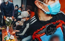 ẢNH: Thi thể bé gái 3 tuổi được trở về trong vòng tay người thân, những tiếng khóc nấc nghẹn khiến ai cũng xót xa