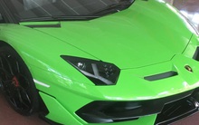 Đại gia Việt chơi trội, 'bóc tem' Lamborghini Aventador SVJ phiên bản mui trần với màu sơn hàng độc
