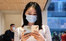 Apple phát hành iOS 15.4: Giờ thì mở khoá iPhone không cần bỏ khẩu trang được thật rồi