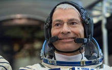 Mặc kệ tình hình dưới đất căng thẳng, tên lửa Nga vẫn sẽ đưa phi hành gia Mỹ trở lại Trái Đất