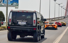 Đại gia Hoàng Kim Khánh lần đầu mang Koenigsegg Regera tới Cần Thơ, khủng long Hummer H2 độ 6 bánh 'hộ tống' phía sau