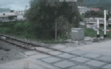 Nam thanh niên băng qua đường sắt bị tàu hỏa tông tử vong: Camera ghi lại khoảnh khắc ám ảnh