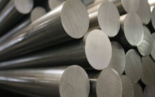 Thị trường sắt thép mắc kẹt giữa Nga và Trung Quốc