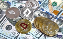 USD và vàng quay đầu giảm ngày cuối tuần, Bitcoin tăng mạnh sau thông tin từ Nga