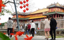 Du khách bất ngờ nhận thông báo miễn vé tham quan khu Di sản Huế ngày 26/3