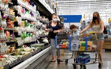 Người Mỹ quay cuồng với khủng hoảng: Cha mẹ ‘cắn răng’ cho con ăn chay, chỉ dám mua mì ống và khoai tây rẻ tiền cốt cho no bụng