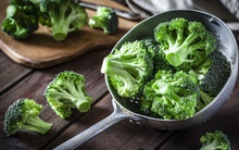 “Thần dược” trong 1 loại rau này có thể làm chậm sự phát triển của các virus có hại cho sức khỏe: Nhanh tay bổ sung vào thực đơn hàng ngày để bảo vệ sức khỏe gia đình