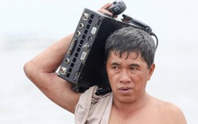 Vụ lật ca nô 17 người chết: Thuyền trưởng quay lại, tự ý tháo thiết bị quan trọng?