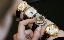 Bị tịch thu du thuyền, đóng băng tài sản, giới siêu giàu Nga chuyển sang đầu tư đồng hồ xi xỉ để 'giữ của'