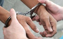 Thị trường dần "miễn nhiễm" với thông tin bắt bớ