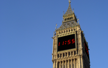 Mì Spaghetti mọc trên cây, tháp Big Ben thành đồng hồ điện tử... và những cú lừa đi vào lịch sử thế giới ngày Cá tháng Tư