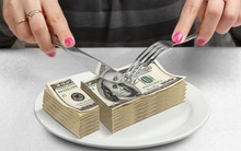 1 chỉ số cao kỷ lục: Tác động cả thế giới, giàu như Pháp cũng phải tính phát phiếu cho dân