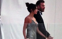 Siêu đám cưới của Brooklyn Beckham và ái nữ tỷ phú: David Beckham - Victoria đã chính thức lộ diện, chiếm cả "spotlight"