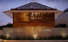 Lấp lánh huyền ảo trong căn nhà phố hiện đại