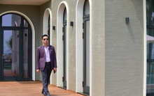 Shark Hưng lên đồ bảnh bao, cùng dự báo "xanh, đỏ, tím" khiến dân mạng vô cùng háo hức