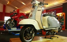 Xe tay ga siêu sang, đi thả ga với bình xăng "khủng" 11 lít ra mắt "sát nách" Việt Nam