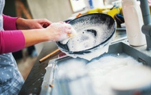 Có 2 kiểu dùng nước rửa bát vô cùng độc hại: Là nguyên nhân khiến cả gia đình mắc đủ thứ bệnh, bao gồm cả ung thư