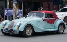 Bắt gặp Morgan Plus Four 2022 màu lạ tại Hà Nội: Xe mui trần dạo phố giá 7 tỷ đồng dành cho đại gia thích sự cổ điển