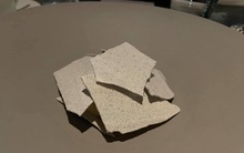 Cứ tưởng là vôi vữa thạch cao trên tường, hóa ra đây lại là món ăn cực kỳ đắt khách của Nhật Bản