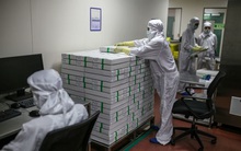 Nhà sản xuất vắc-xin lớn nhất thế giới tạm ngừng ngừng sản xuất vắc xin Covid-19 khi có tới 200 triệu liều tồn kho