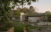 Biệt thự nhà vườn Úc giữa thảm thực vật đa dạng