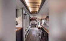 Cận cảnh căn hộ sang trọng trên xe buýt