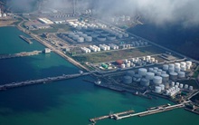 Mạnh tay mua dầu giá rẻ nhưng hàng chục triệu thùng đang "lênh đênh" ngoài khơi, chuyện gì đang xảy ra ở Trung Quốc?