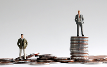 4 khoảng cách tư duy xa vời vợi giữa người giàu và người nghèo: Vướng phải 1 điều đời bạn cũng khó phất lên