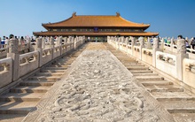 Triệu khách thăm Tử Cấm Thành mỗi năm cùng thắc mắc 1 câu hỏi “Người xưa di chuyển trăm tấn đá về xây cung điện cách nào?”, chuyên gia trả lời khiến ai cũng ‘bật ngửa’