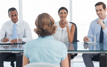 Làm thế nào để bắt gọn 100 con chim đang đậu trên cây 1 lần? Câu trả lời LẠ LÙNG của cậu sinh viên vừa tốt nghiệp khiến ai cũng thán phục!