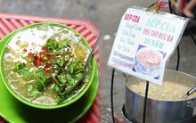 Gánh súp cua gần 30 năm giữa lòng Sài Gòn được mệnh danh là "món súp đáng thử nhất"