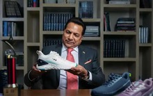 Tận dụng thị trường ngách bán giày thể thao giá dưới 10 USD cạnh tranh với Nike và Adidas, nhà sản xuất giày Ấn Độ trở thành tỷ phú