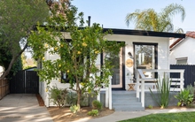 Căn nhà nhỏ có mặt tiền bé tí hạt tiêu, không gian ấm cúng và khu vườn ngoài trời đầy thư giãn