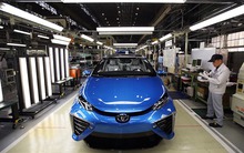 'Chơi đuổi bắt' trong cuộc cách mạng ô tô điện, có quá muộn cho Toyota?