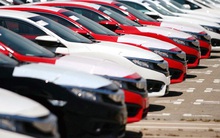 Mỗi ngày hơn 300 ô tô ngoại nhập về Việt Nam