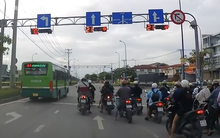 CLIP xe buýt "lao như tên bắn" ở TP HCM, CSGT nói gì?